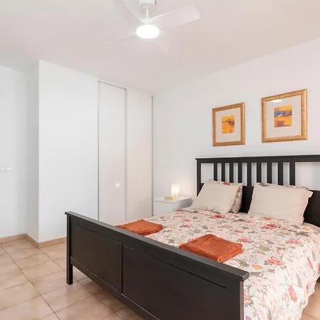 Lovely 1 Bedroom Location شقة